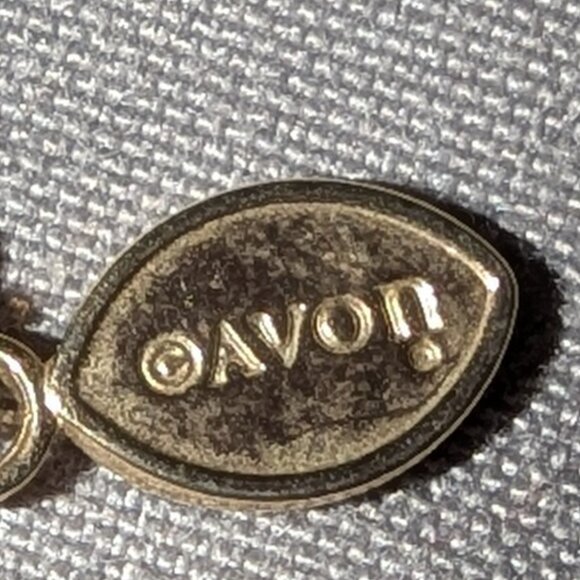 Axon Gold Tone Chain Necklace w/ Pink Teardrop Crystal Pendant 5723 - Picture 3 of 4